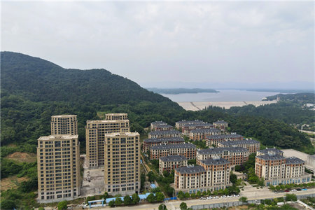 城东墨香圣府精装3室2厅黄金楼层客厅朝阳